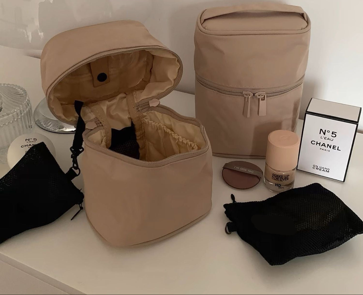 Solid Color Nylon Round Makeup Bag Portable Durable Commuter Tote