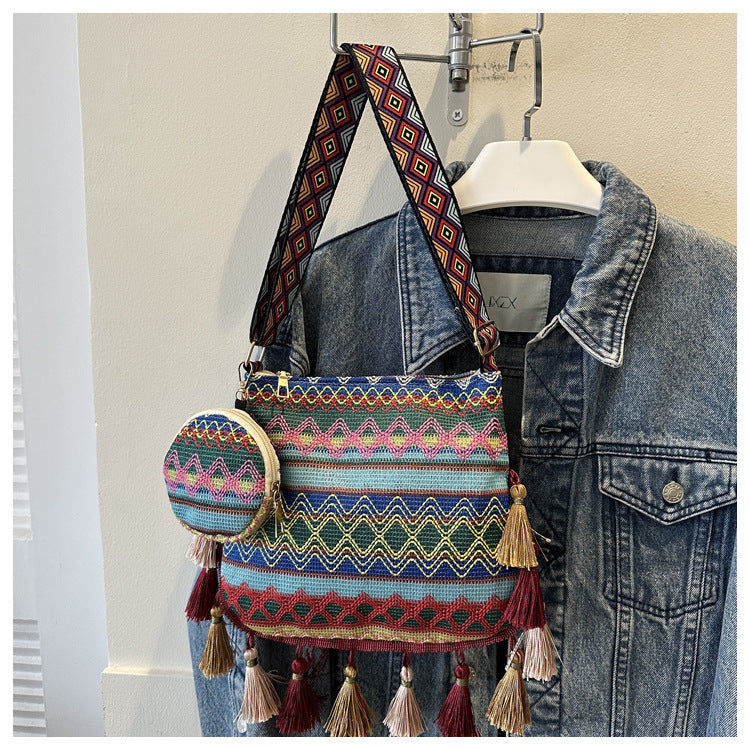 Ethnic Style Large Capacity Shoulder Bag Trendy Fringe Crossbody Bag