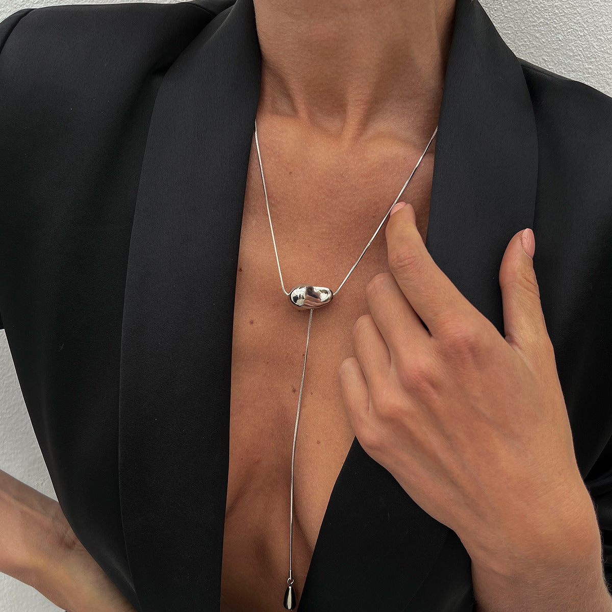Trendy Irregular Hollow Pendant Long Necklace Geometric Zinc Alloy Chain