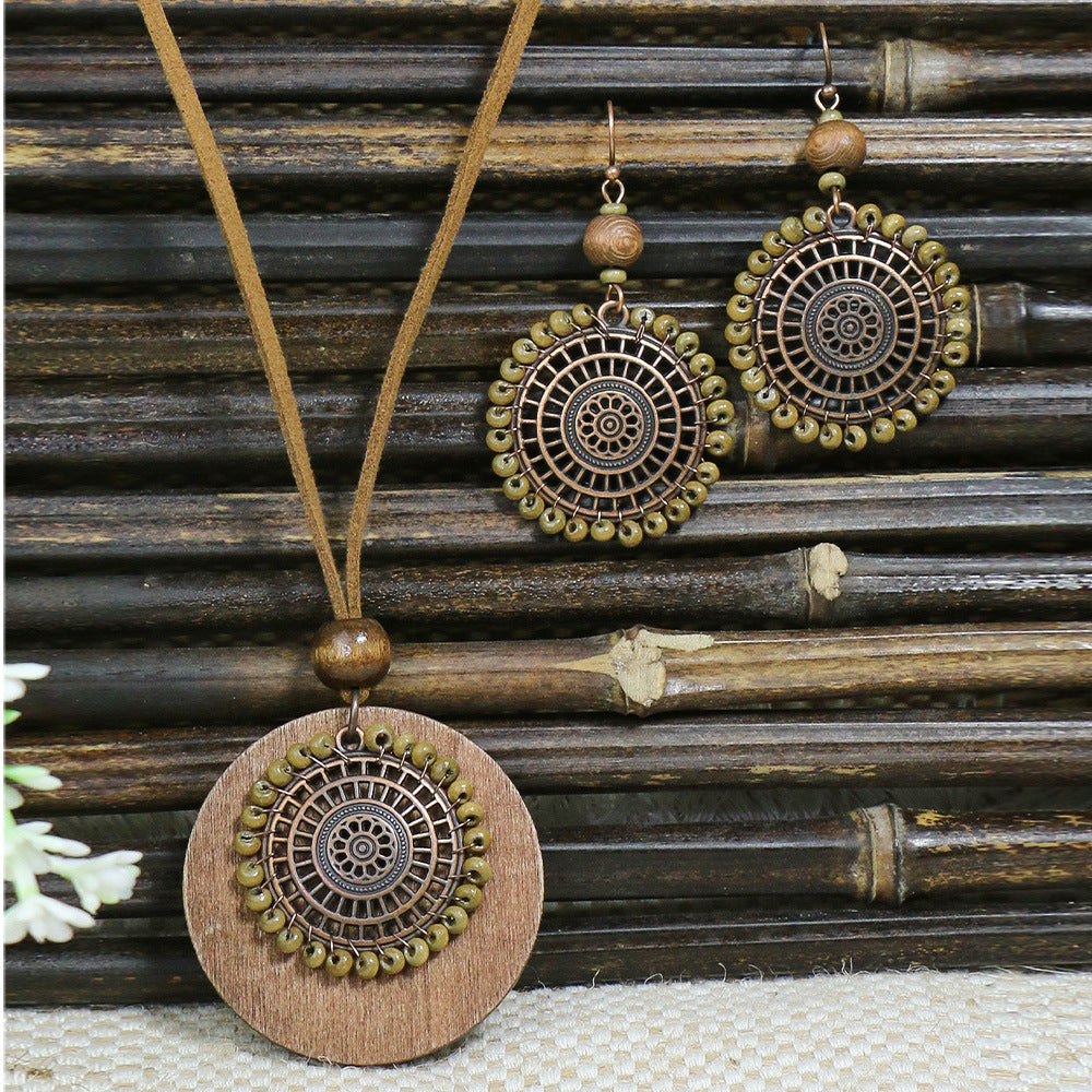 Vintage Floral Alloy Wood Pendant Necklace Set
