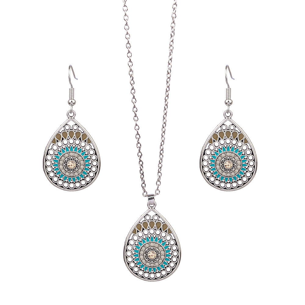 Turquoise Vintage Style Earrings Necklace Set