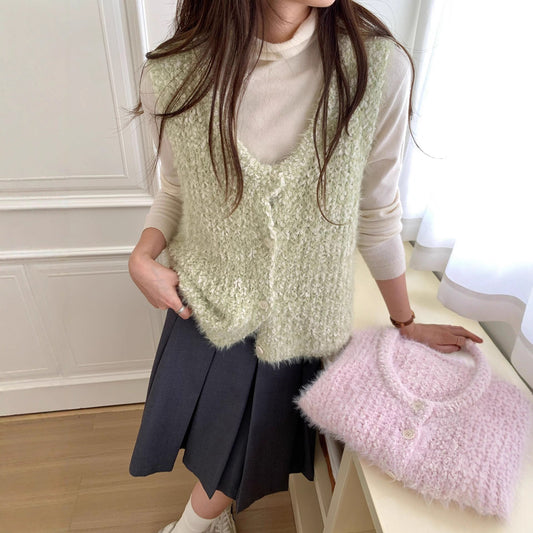 Trendy Solid Color Knitted Vest with Round Neck for Casual Layering