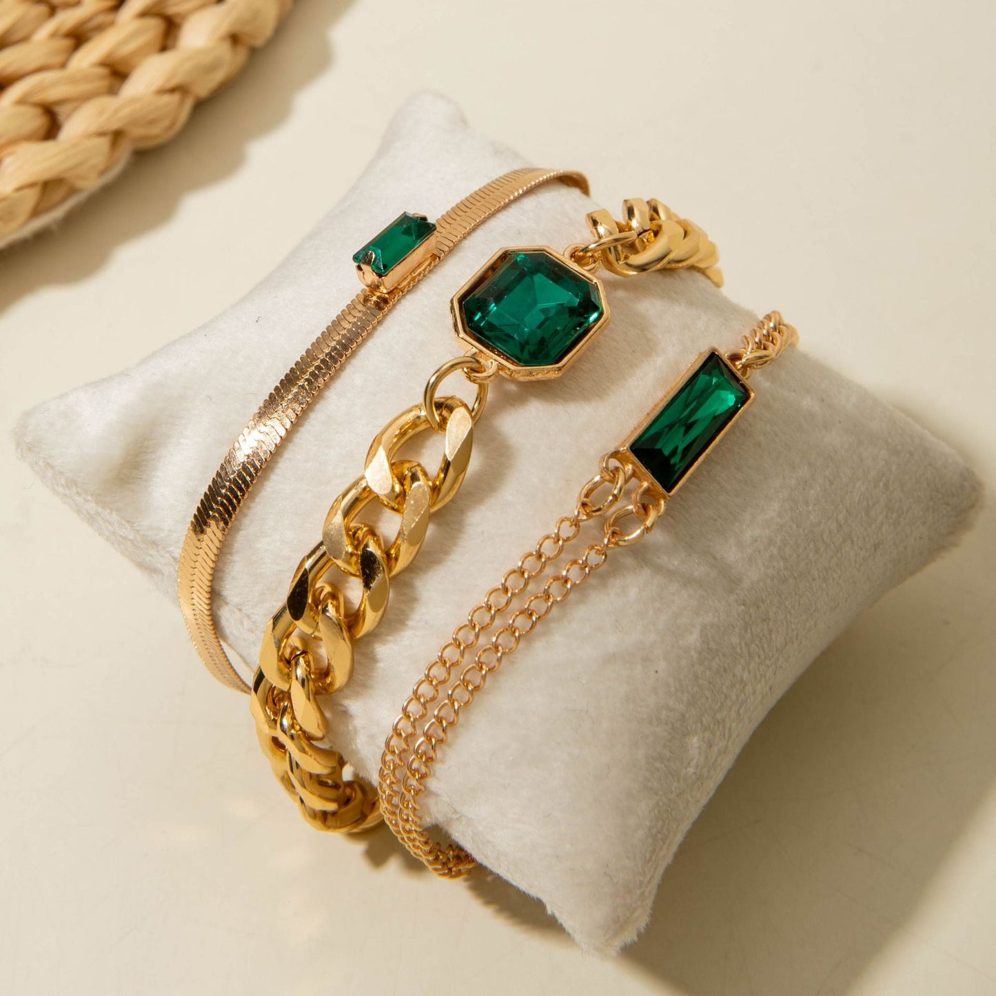 Heart-Shaped Emerald Gemstone Bracelet Set With Rhinestones