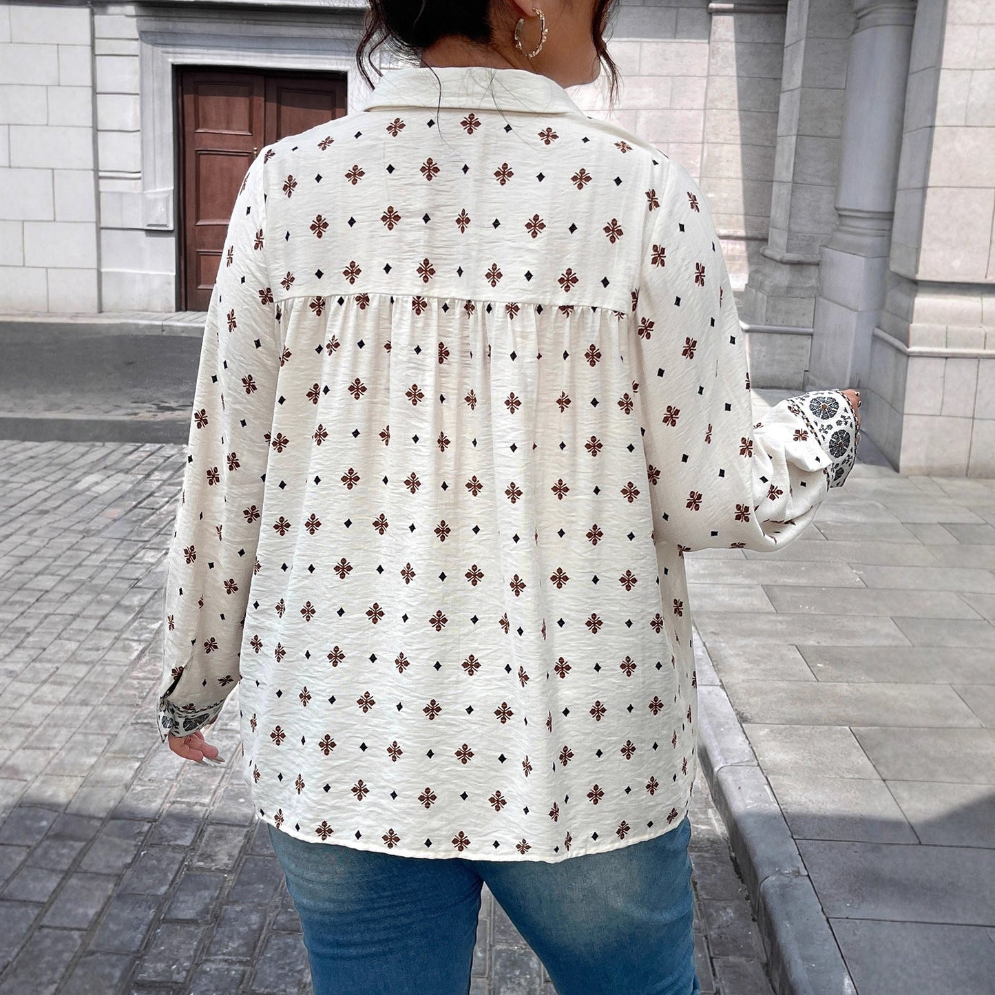Chic Women'S Blouse With Floral Print And Lace Detail