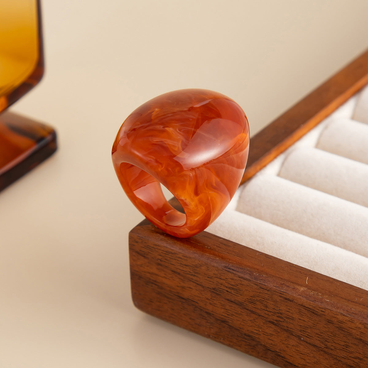 Trendy Milard Style Ombre Resin Ring For Women