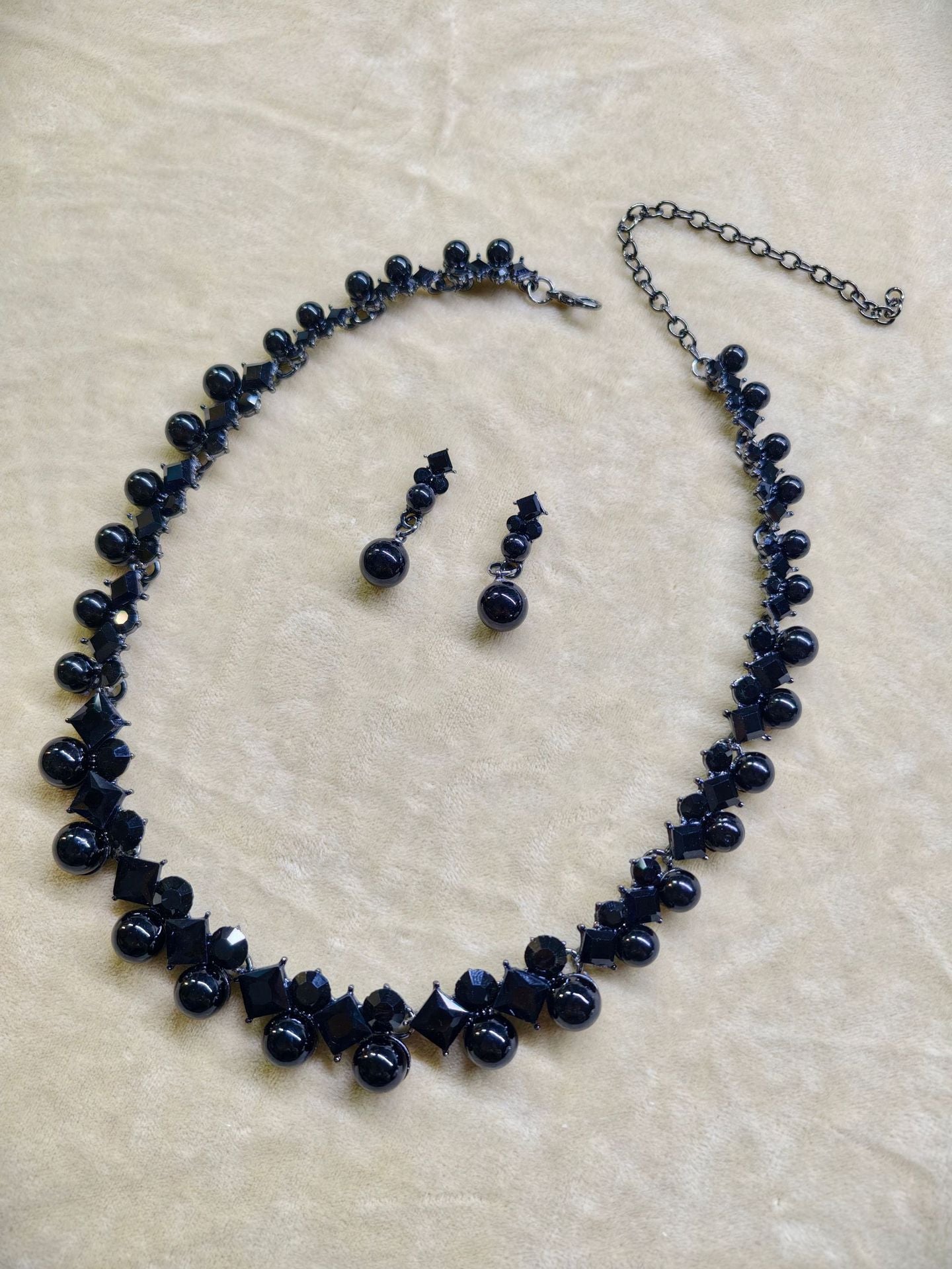 Trendy Pearl Gemstone Necklace Set for Women