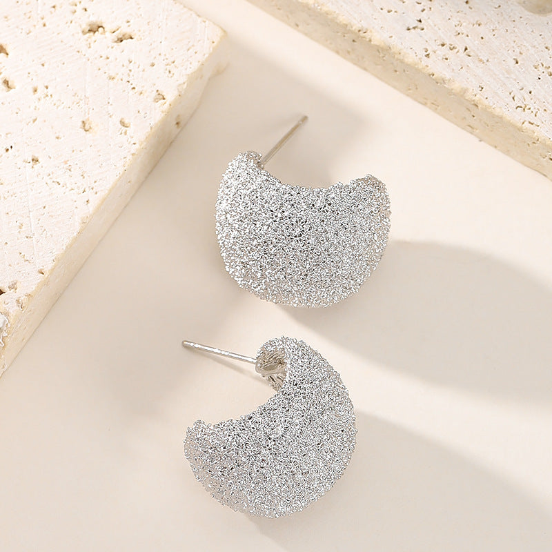 Chic Letter C Stud Earrings Elegant Gold-Plated Design
