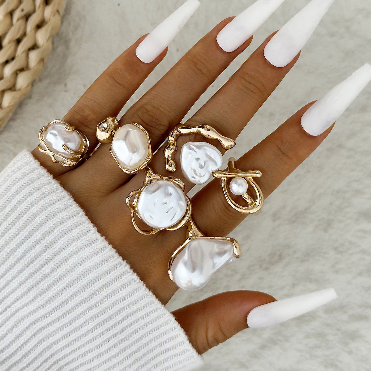 Geometric Baroque Pearl Ring Set With Floral Design