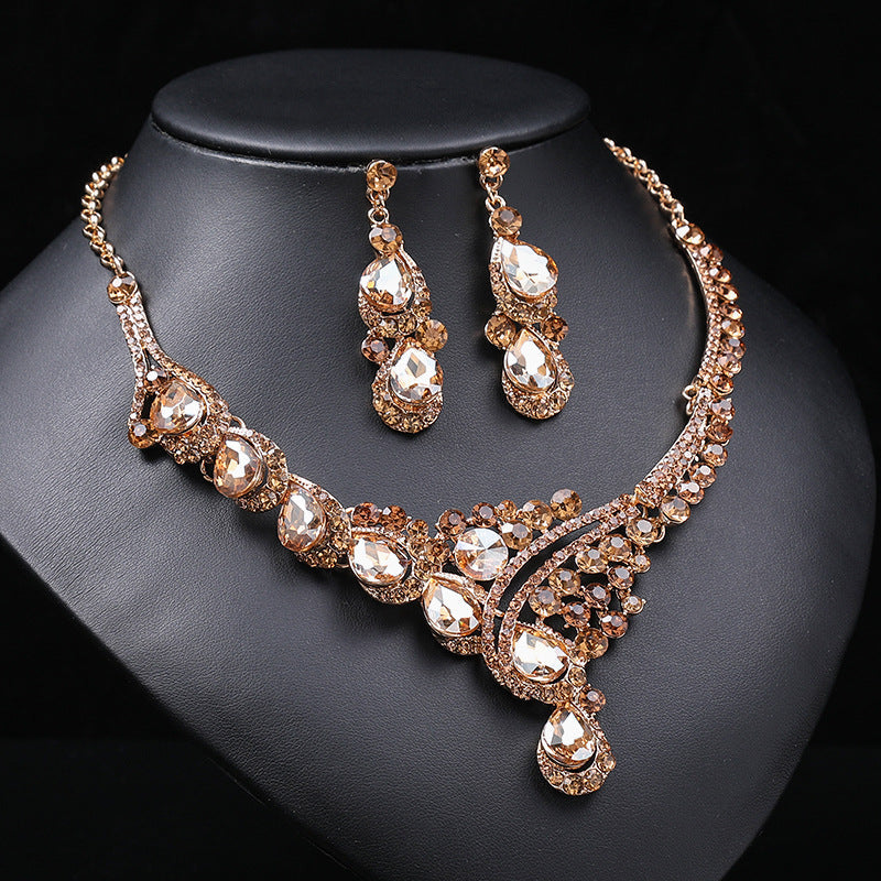Exaggerated Vintage Crystal Necklace Set for Women