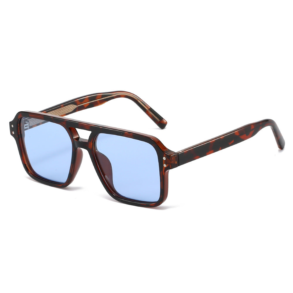 Trendy Polarized Rectangular Sunglasses for Fashionable Outfits