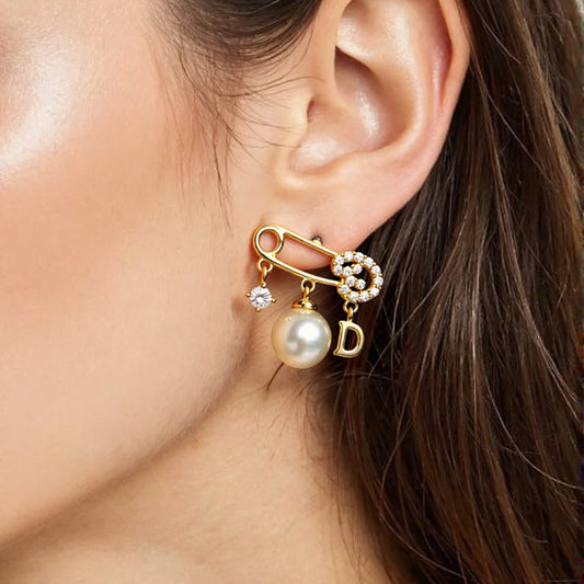 Elegant 925 Silver Pearl Earrings with Geometric Design