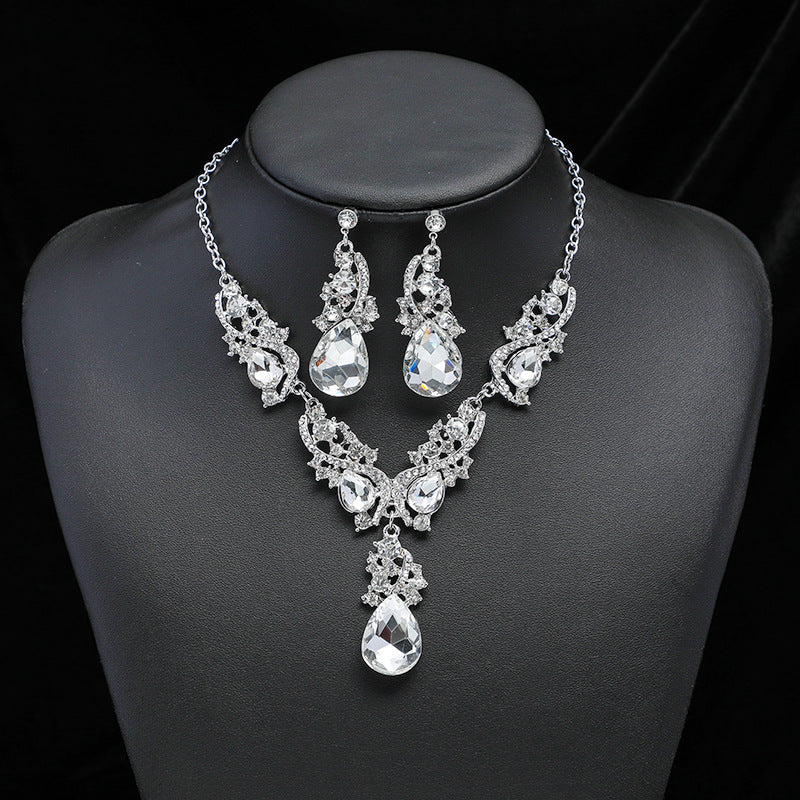Exaggerated Vintage Necklace and Earring Set