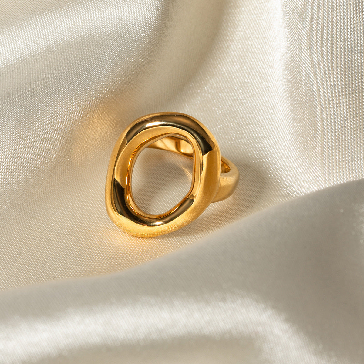 Hellow Out SIimple Geometric Ring
