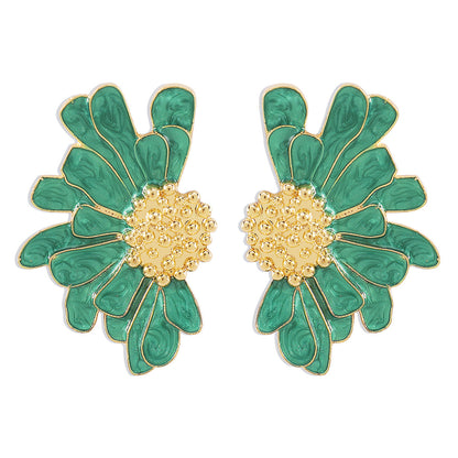 Vintage Alloy Floral Stud Earrings Women'S Temperament Textured Floral Earrings