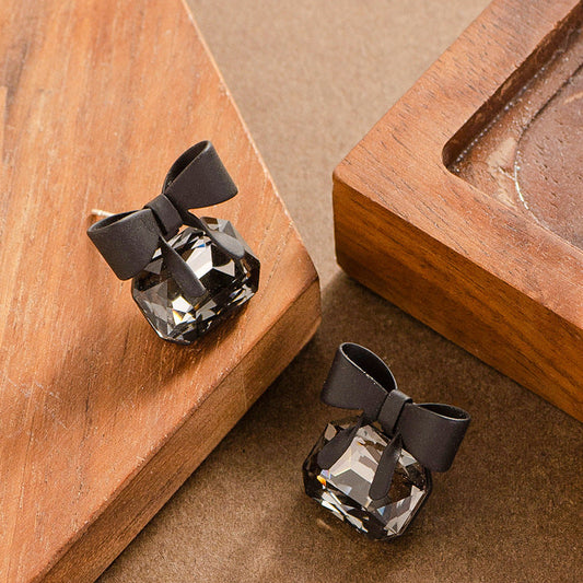 Fashionable Black Crystal Bow Earrings For Women