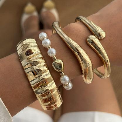 Trendy Irregular Alloy Bracelet Set with Unique Shaped Pearls