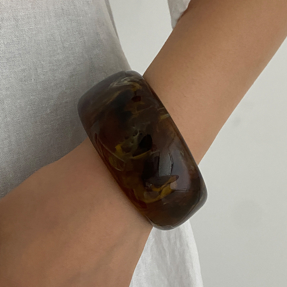 Eye-Catching Irregular Gradient Geometric Metal Spring Bracelets