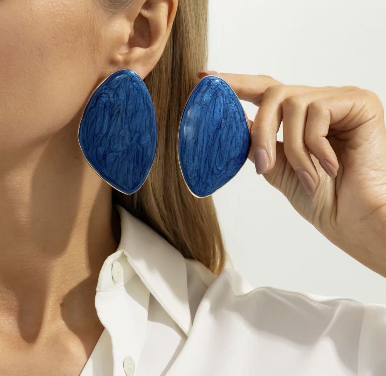 Chic Resin Gemstone Stud Earrings Vintage Geometric Design