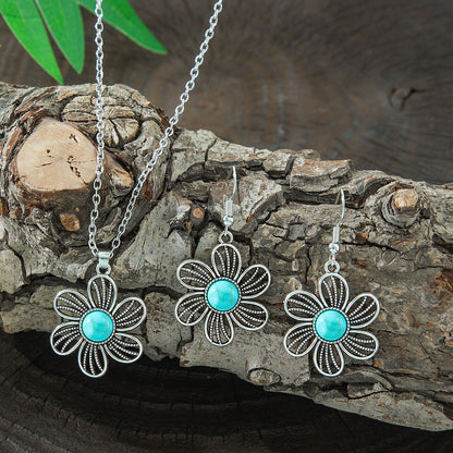 Turquoise Vintage Style Earrings Necklace Set