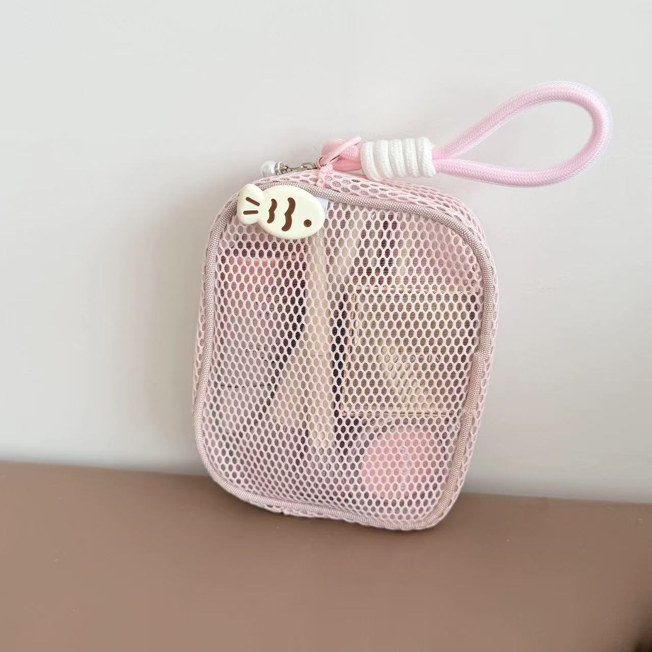 High-Quality Tofu Block Mesh Makeup Bag Stylish Large Capacity Travel Toiletry Case