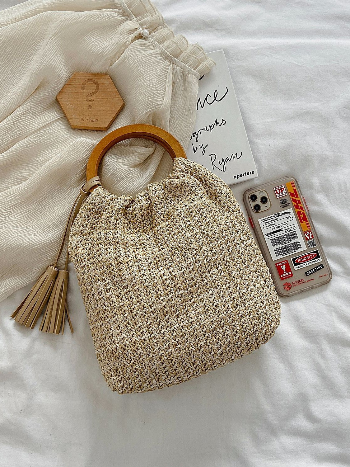 Trendy Round Wood Handle Tote Bag With Tassels