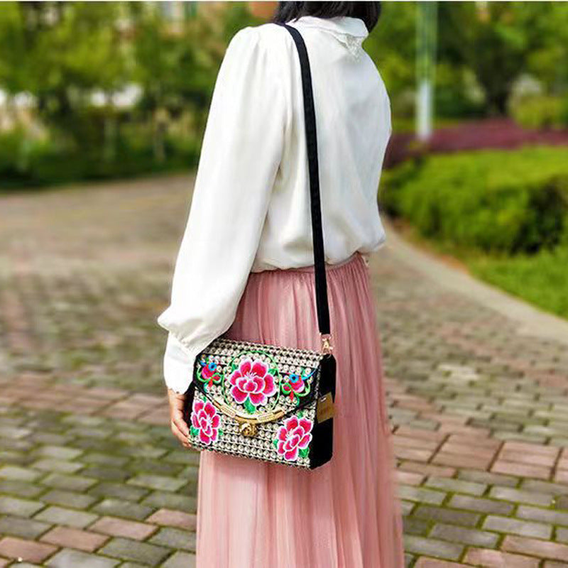 The New Embroidered Ethnic Bag, Mobile Phone Change Bag, Double-Layer Small Bag, Women'S Clutch Bag