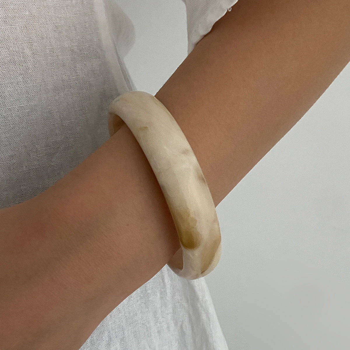 Eye-Catching Irregular Gradient Geometric Metal Spring Bracelets