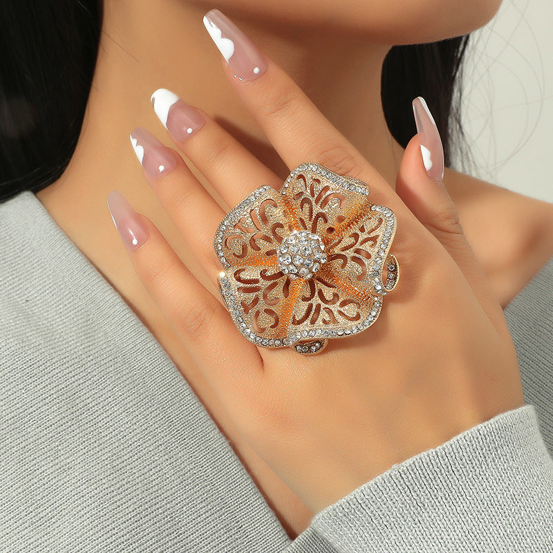 Fashion New Exaggerated Opening Three-Dimensional Noble Temperament Retro Hollow Diamond Flower Big Ring