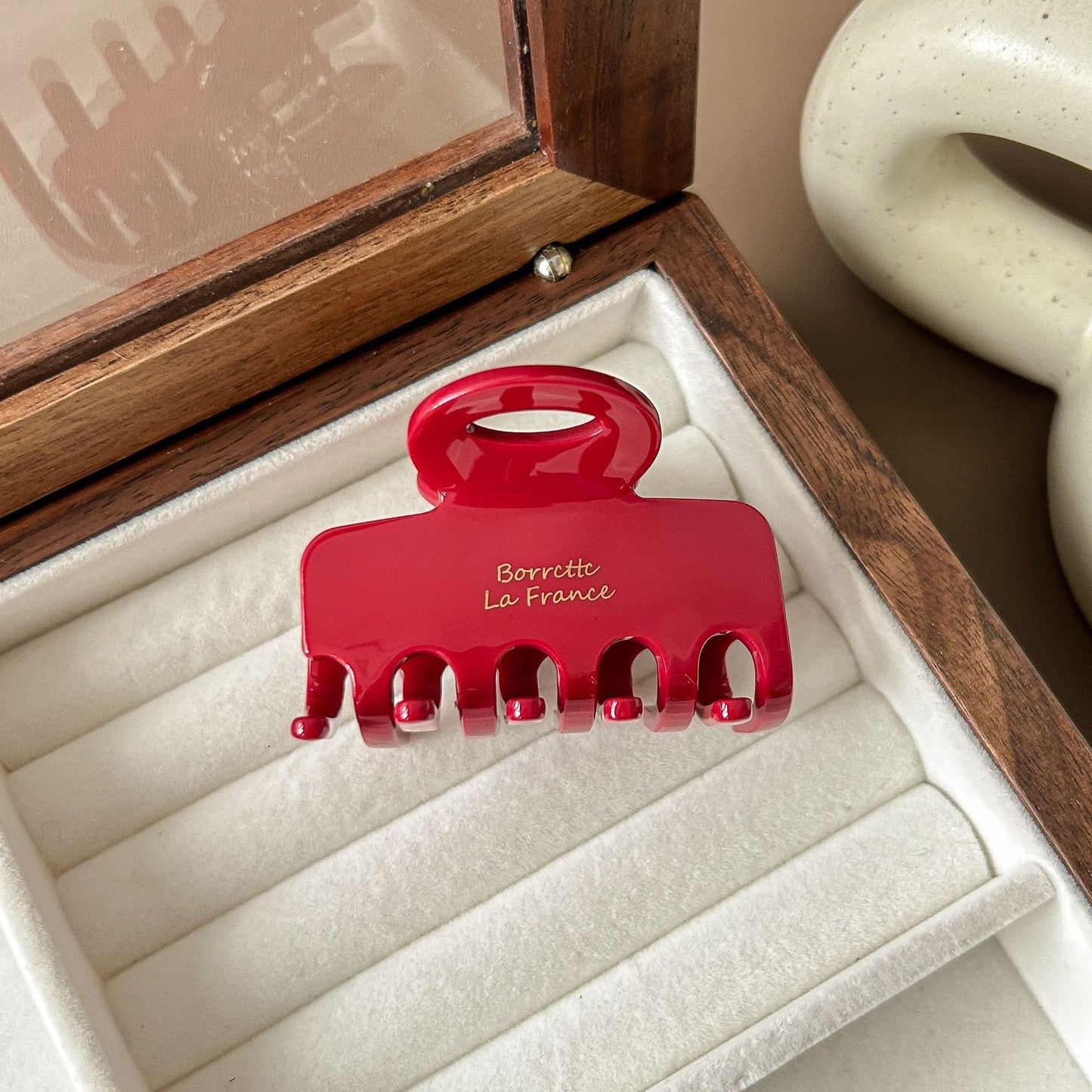 2+Elegant Small Latter Print Hair Claws