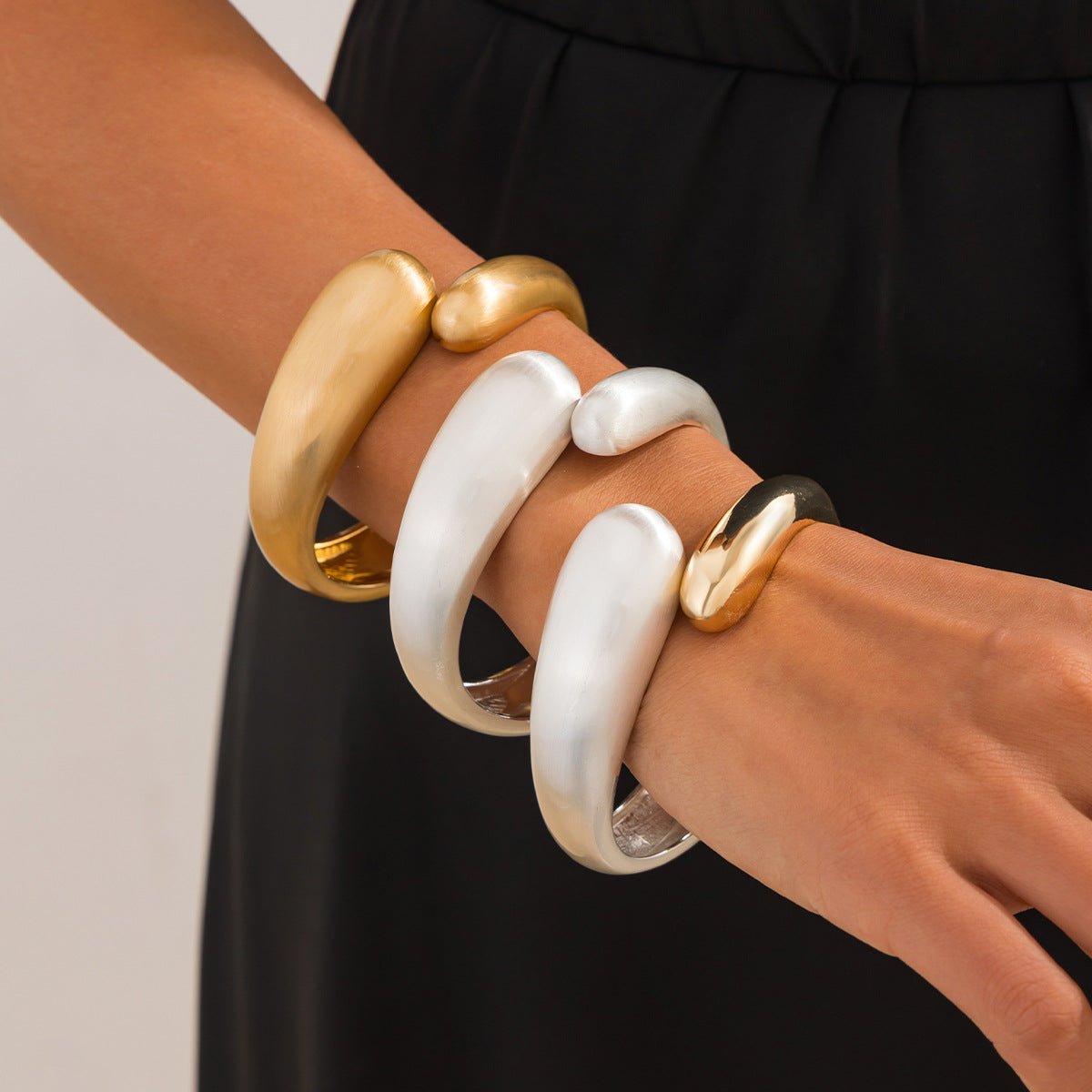 Trendy Ins Style Metal Droplet Cuff Bracelet for Women