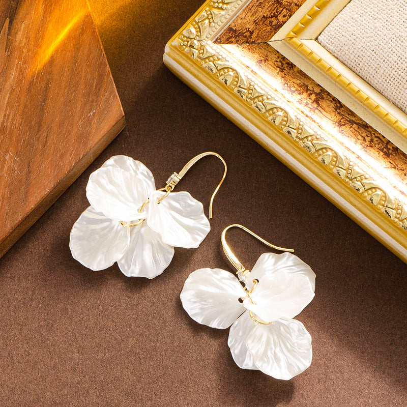 Elegant Floral Shell Petal Earrings Stylish Minimalist Design