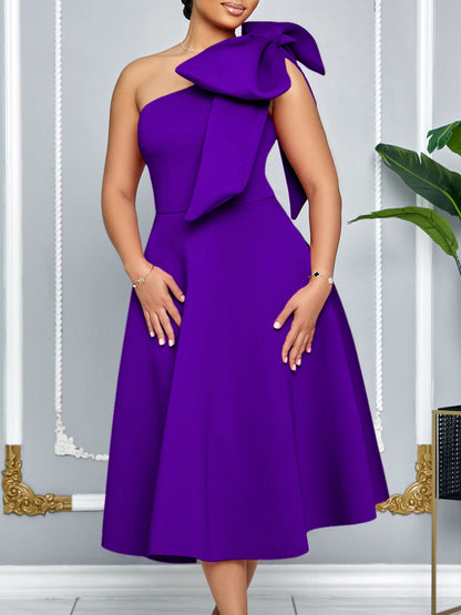 Elegant A-Line Dress With Bow Detail For Special Occasions