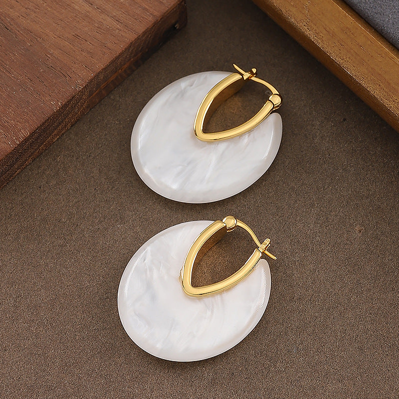 Fashionable Geometric Resin Hoop Earrings For Elegant Occasions