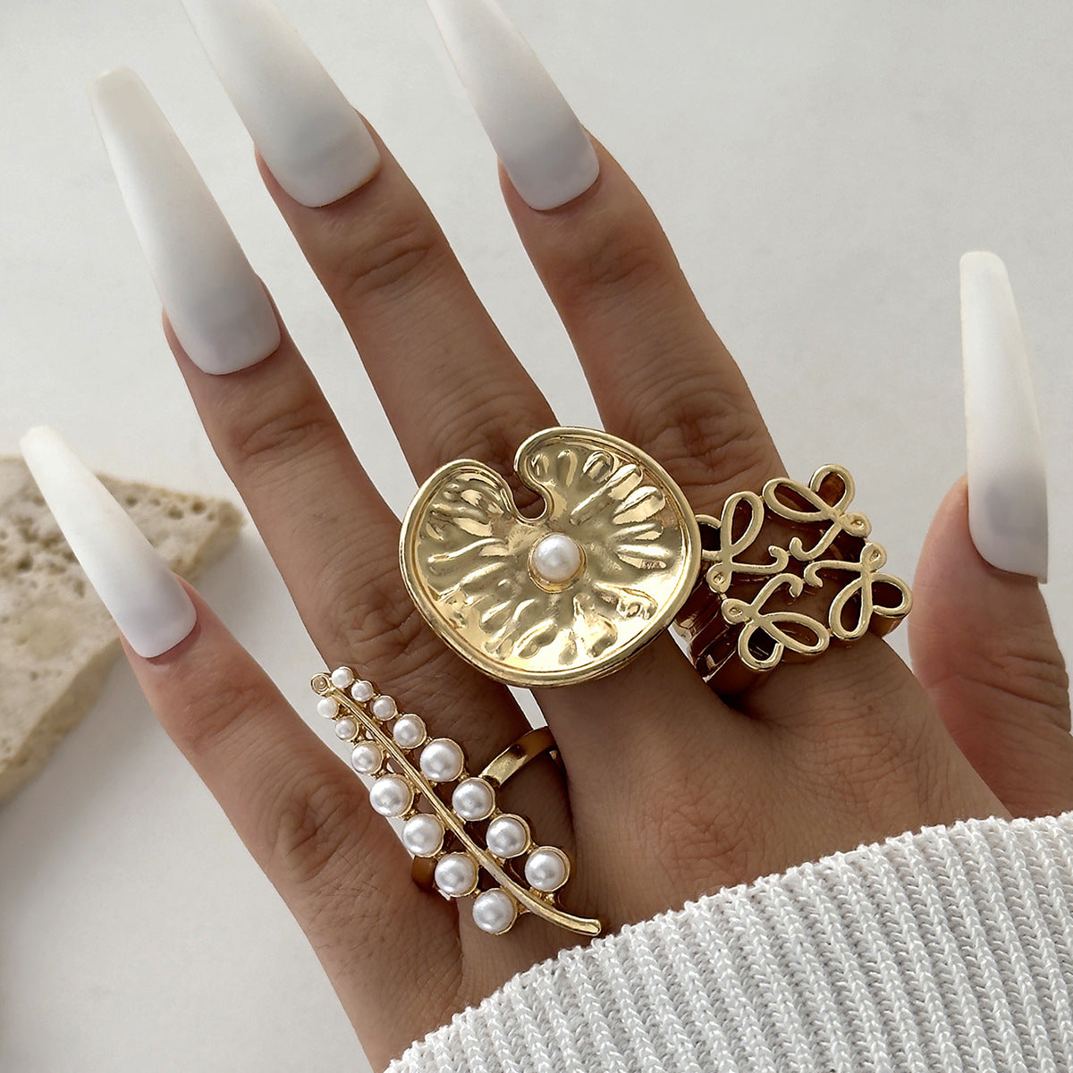 Geometric Statement Lip Alloy Pearl Ring Set