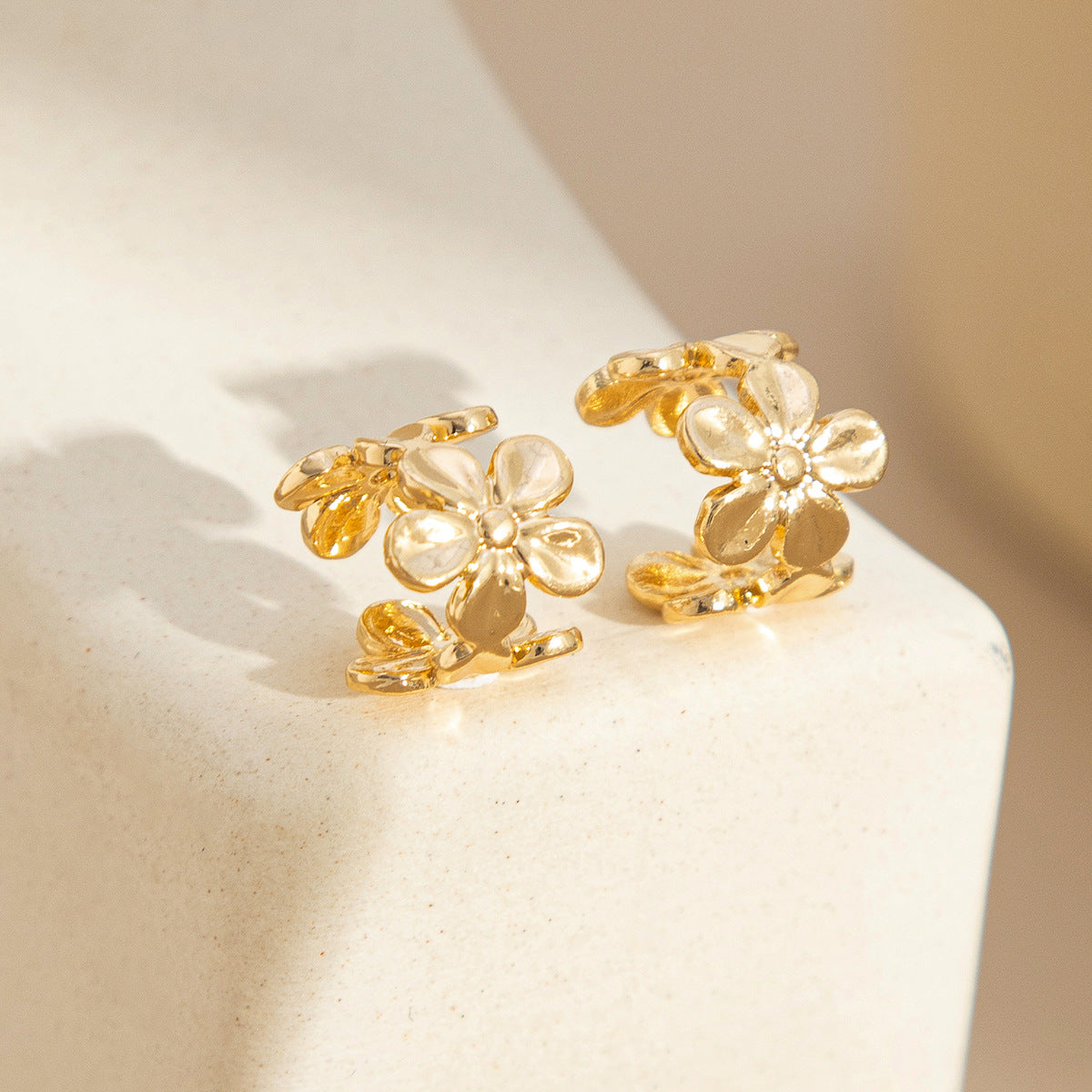 Sea Star Shell C-Shaped Earrings With Floral Design