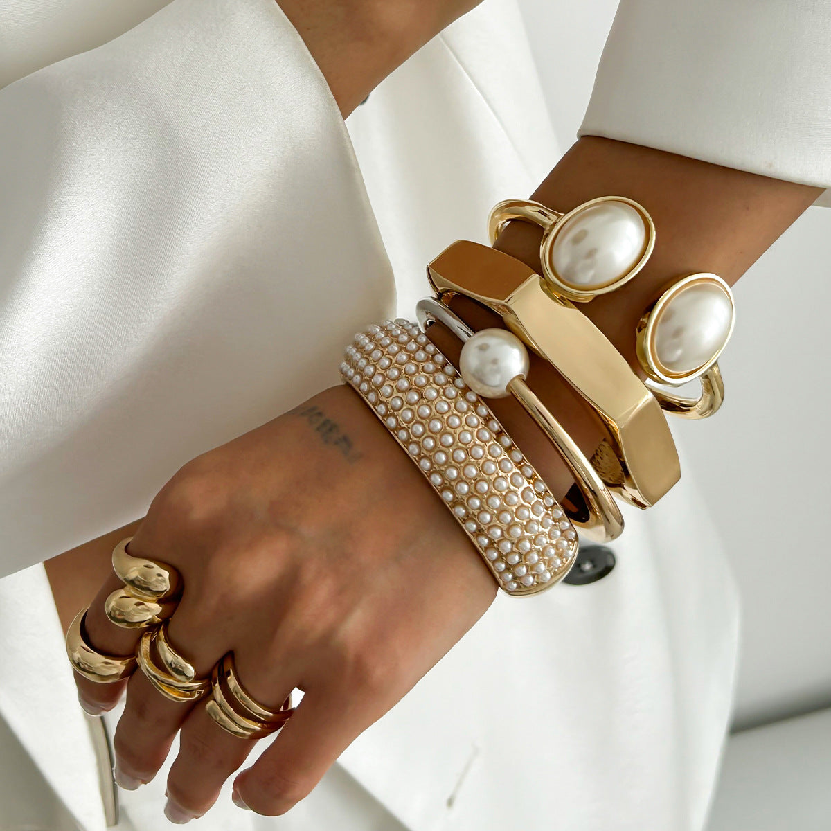 Casual Pearl Open-Edge Oval Shape Bracelet Set