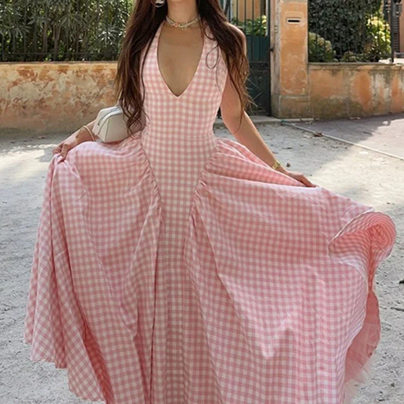 Elegant Midi Pleated Dress With V-Neck And Halter Neck Design