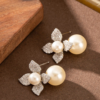 Elegant Pearl Floral Stud Earrings With Crystals