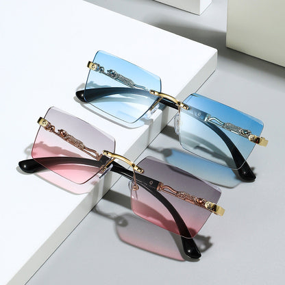 Trendy Square Sunglasses with Leopard Decoration