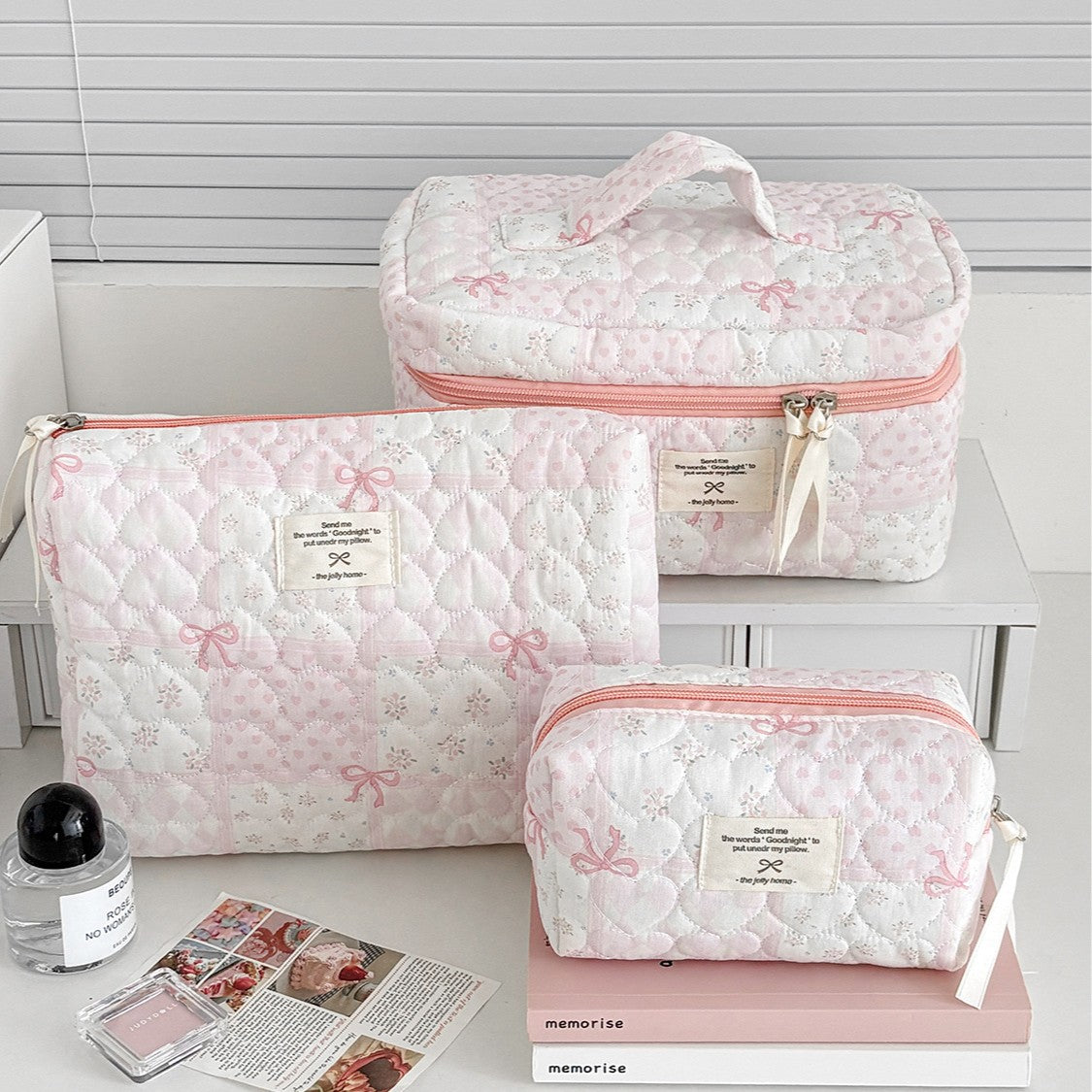 Quilted Makeup Bag with Bow Cute Portable Storage Bag