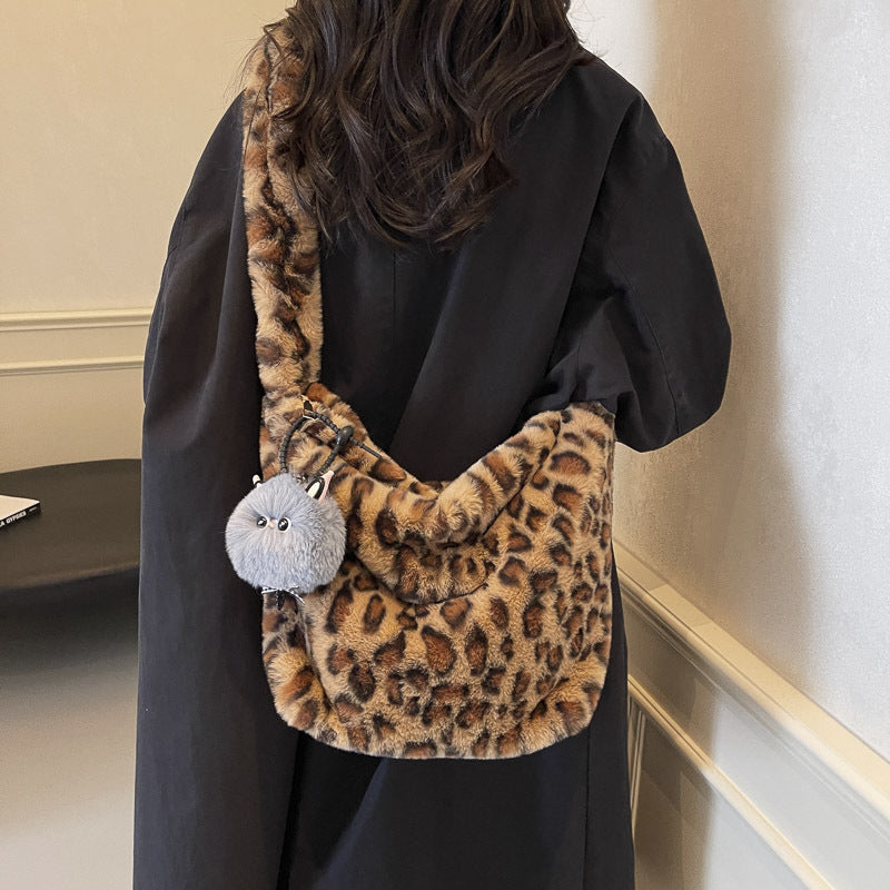 Trendy Leopard Print Plush Shoulder Bag