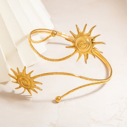 Trendy Stainless Steel Floral Bangle Bracelet - 18K Gold Plated