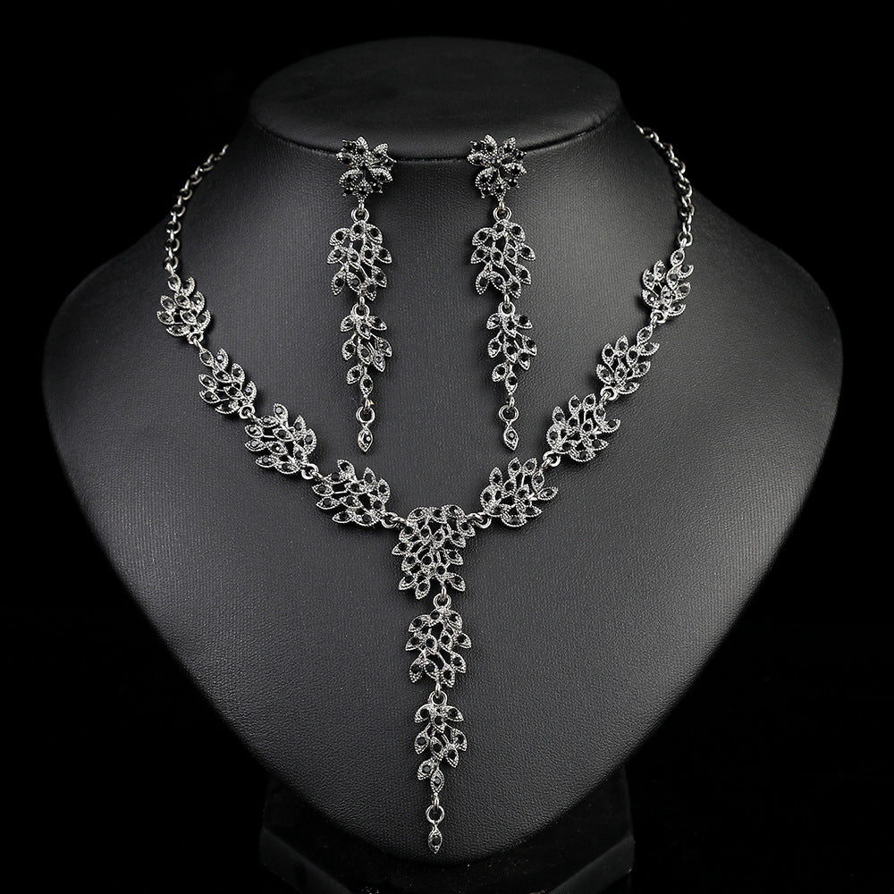 Elegant Bridal Necklace Set with High-Quality Crystal and Diamonds