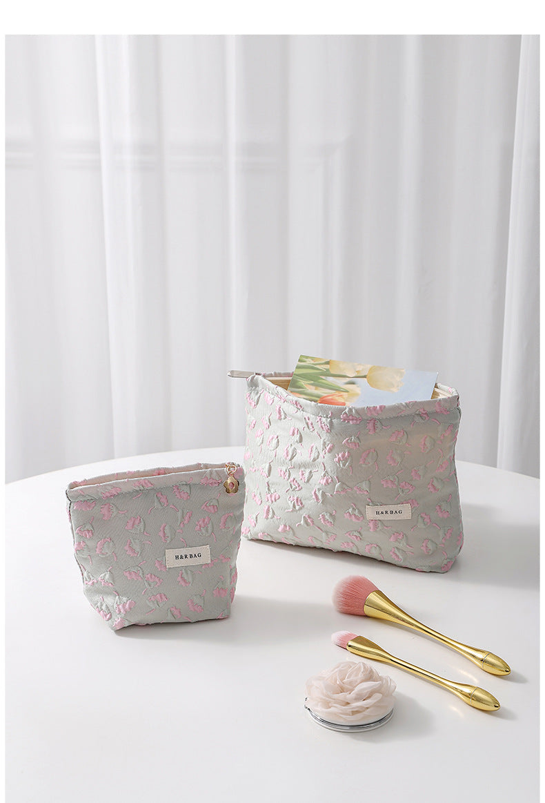 Simple FloralÂ Jacquard Sweet Cosmetic Bag