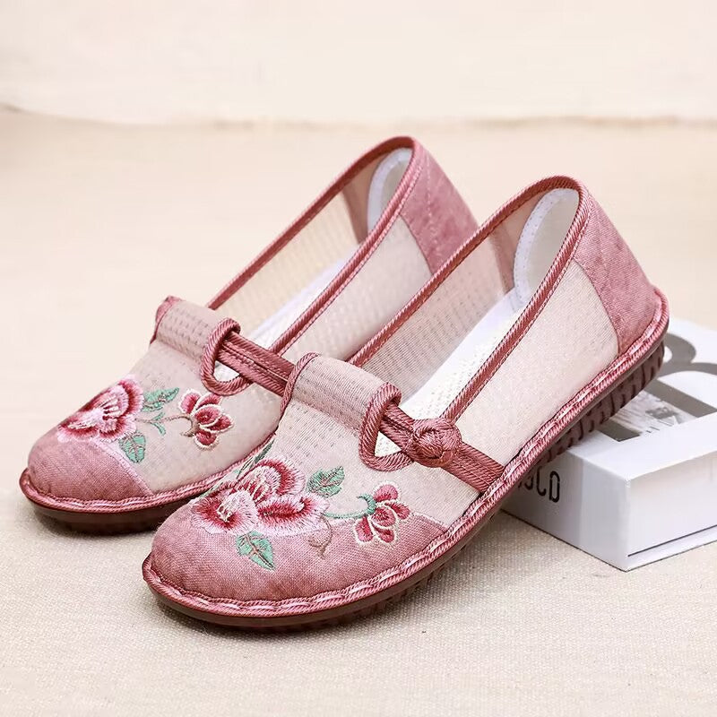 The Breathable Mesh Comfortable Casual Ethnic Style Embroidered Shoes For Middle And Elderly Mom