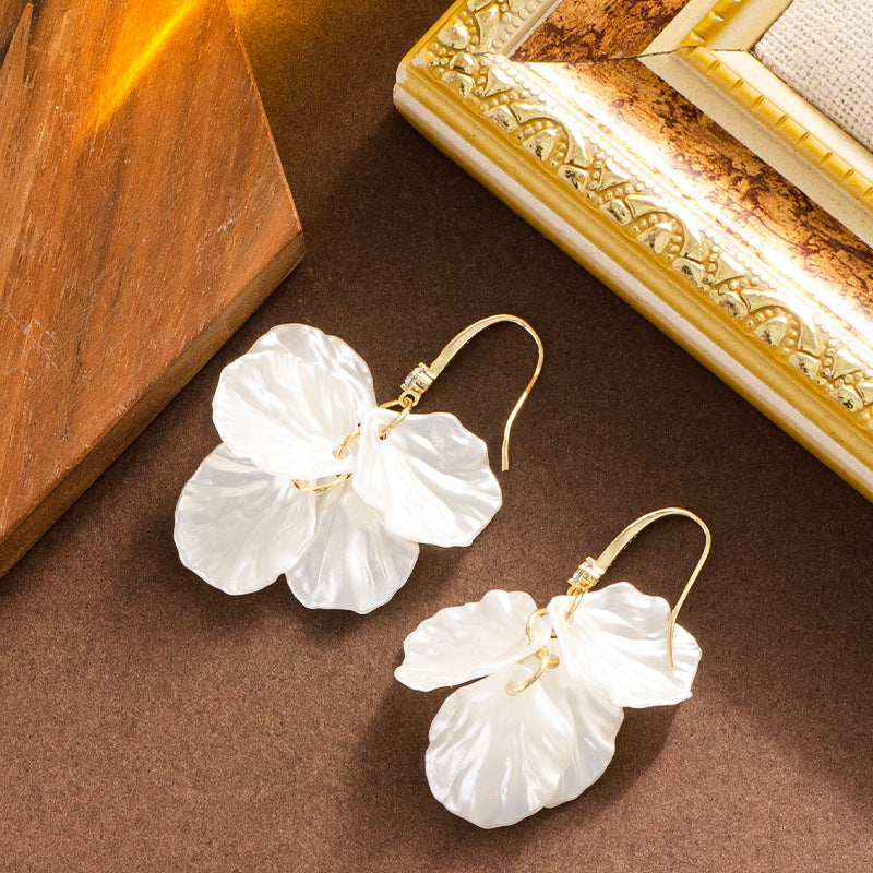 Elegant Floral Shell Petal Earrings Stylish Minimalist Design