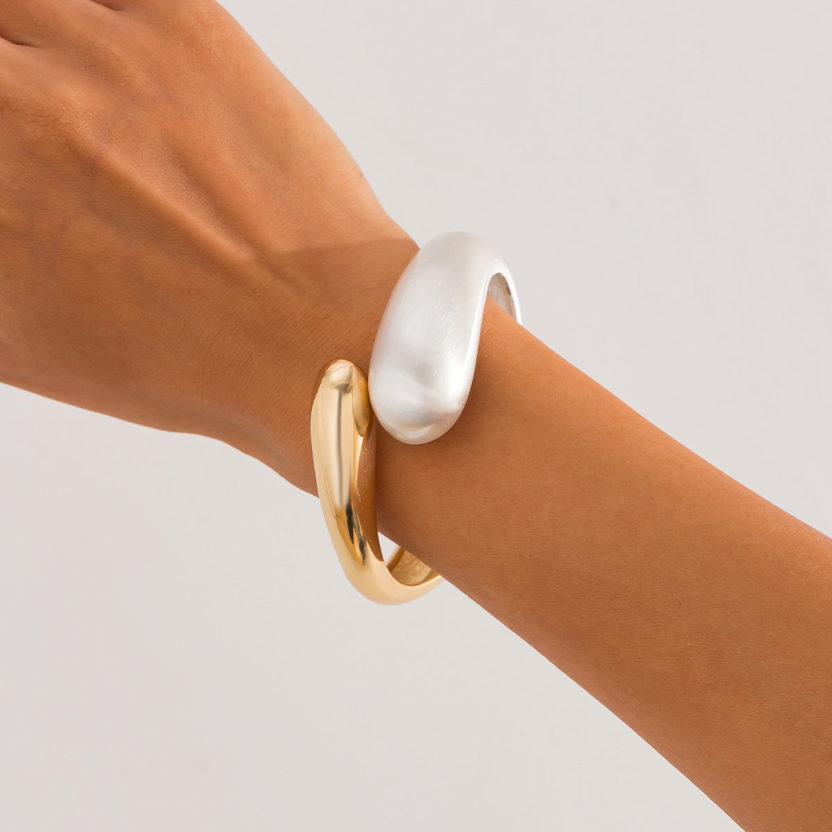 Trendy Ins Style Metal Droplet Cuff Bracelet for Women