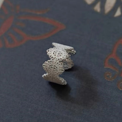 Elegant Lace Hollow Out Open Ring