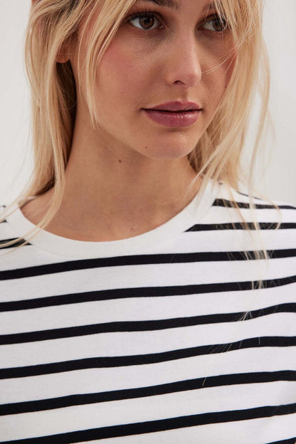 Round Neck Striped Loose Short Sleeves Top