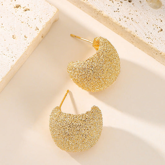 Chic Letter C Stud Earrings Elegant Gold-Plated Design